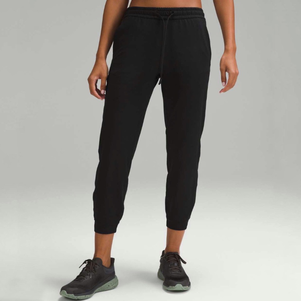 Lululemon | Soft Jersey Classic Fit Mid Rise Jogger Black Size 6